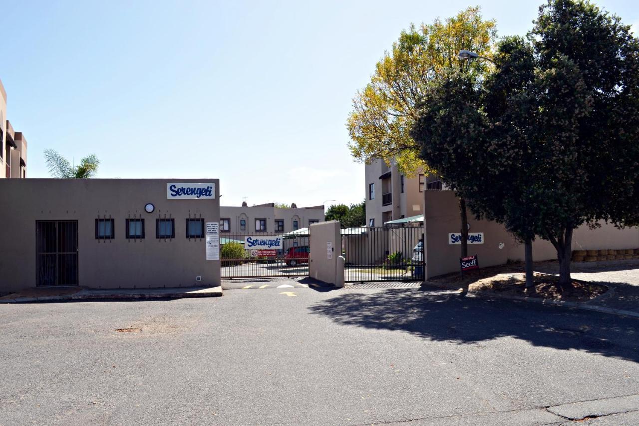 Broadway Self Catering Apartments Durbanville Exterior foto