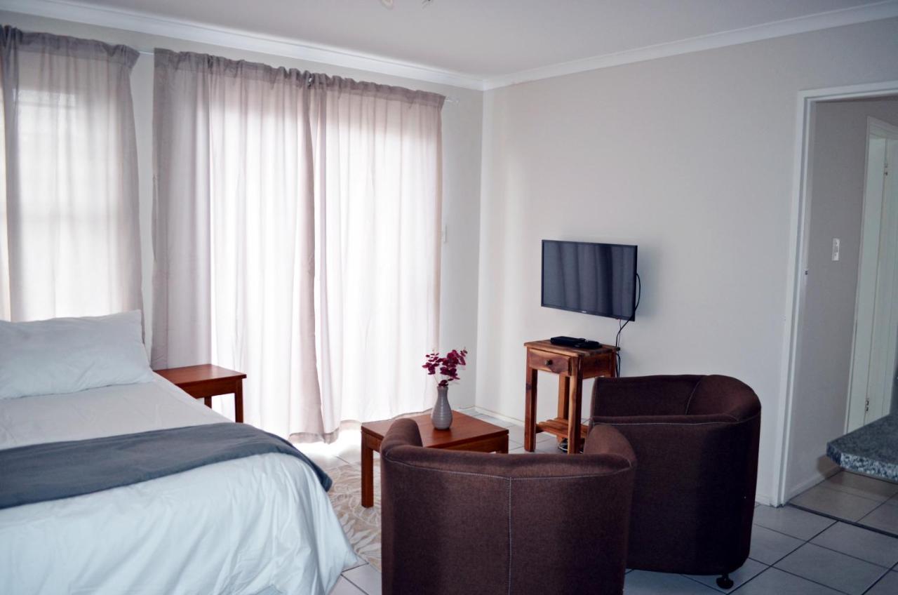 Broadway Self Catering Apartments Durbanville Exterior foto