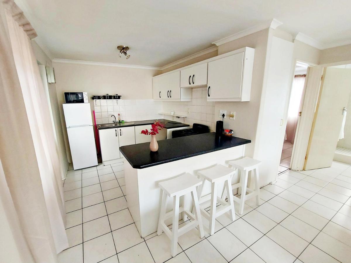 Broadway Self Catering Apartments Durbanville Exterior foto