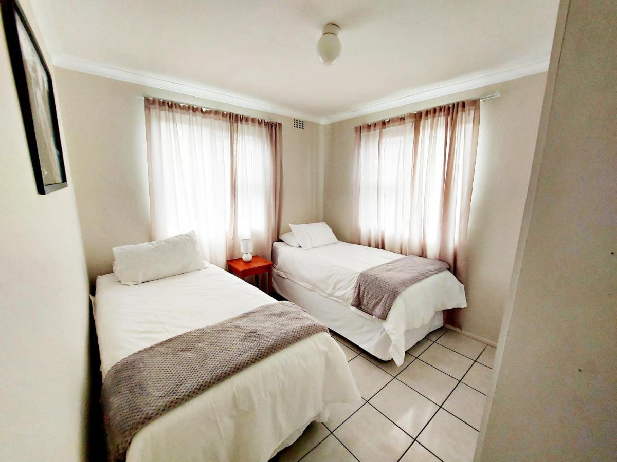 Broadway Self Catering Apartments Durbanville Exterior foto