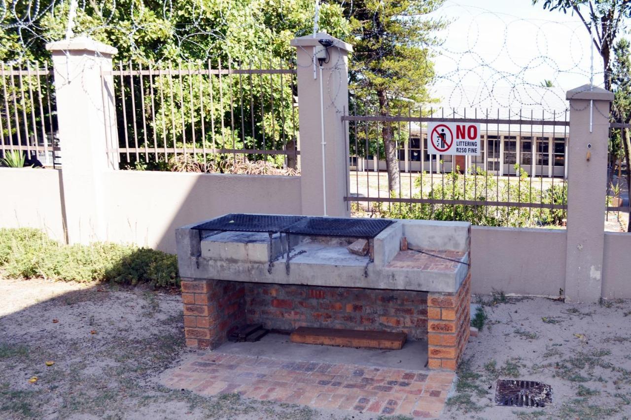 Broadway Self Catering Apartments Durbanville Exterior foto
