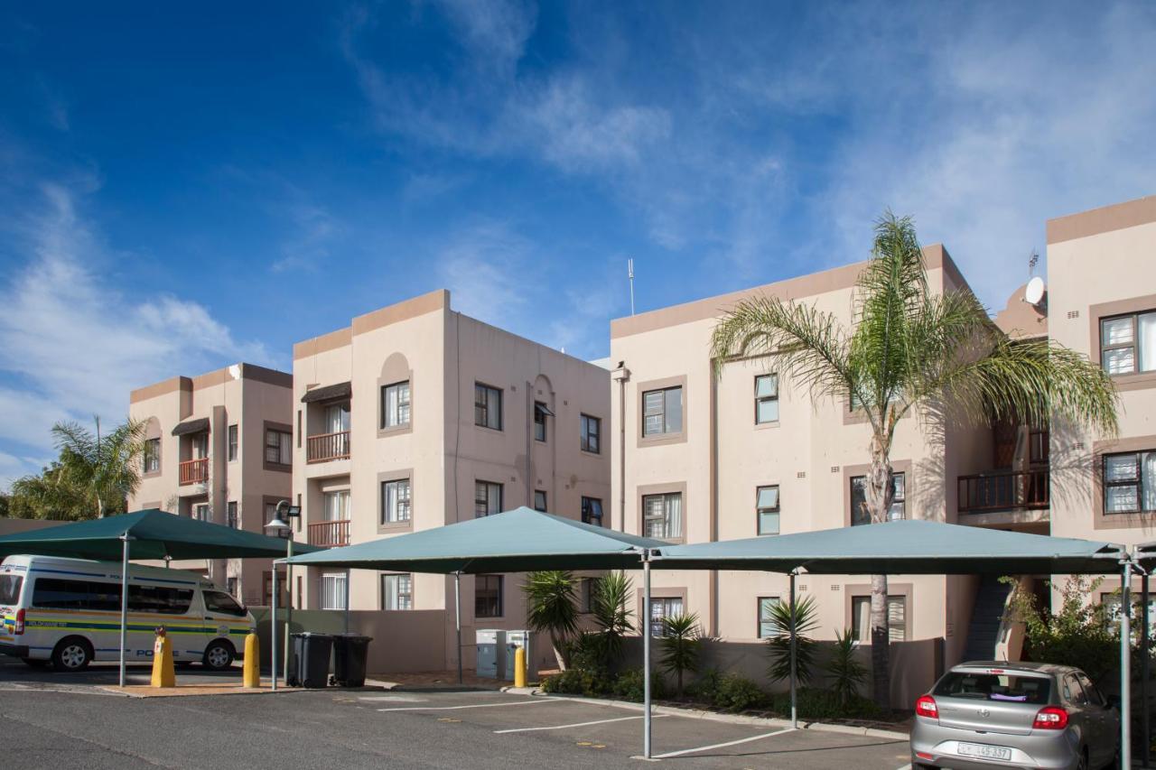 Broadway Self Catering Apartments Durbanville Exterior foto