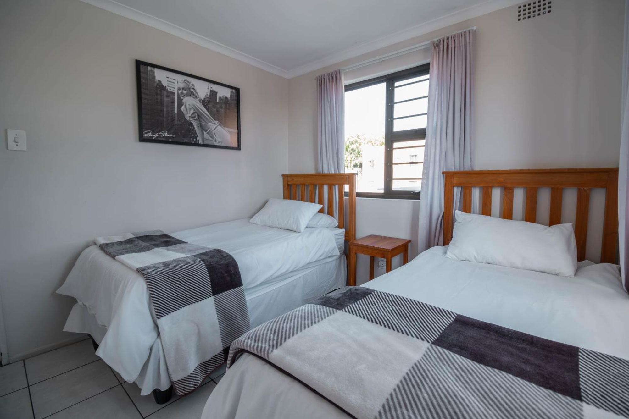 Broadway Self Catering Apartments Durbanville Exterior foto